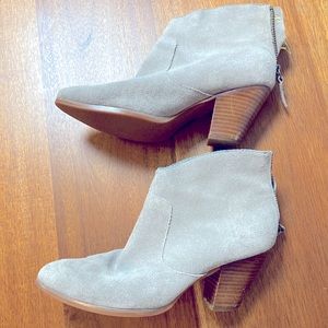Tesori suede booties size 6,5